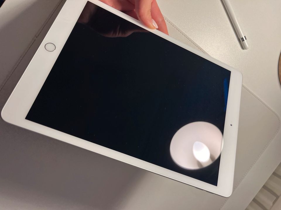 Apple iPad 8. Gen (10,2", Wi-Fi, 128 GB) in Pfullendorf