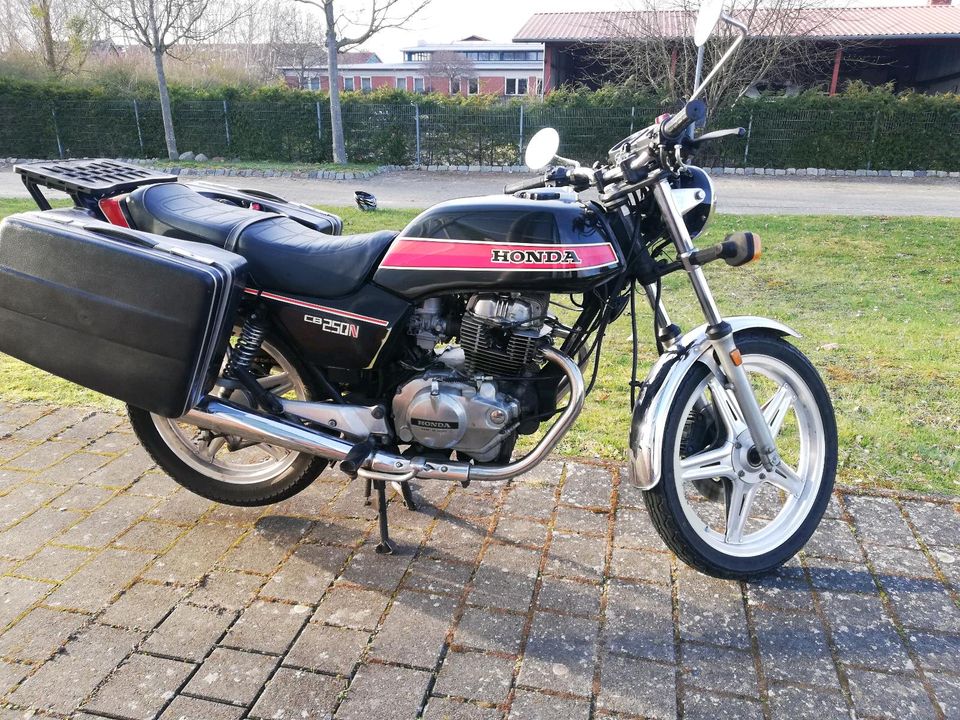 Honda cb 250 n, original Zustand, Motorrad, oldtimer, Café Racer in Waren (Müritz)