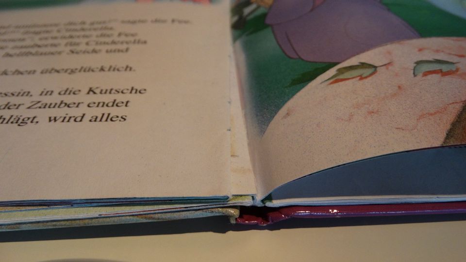 Disney Bilderbücher Schneewittchen Cinderella, Aladdin, Bambi ... in Attenweiler