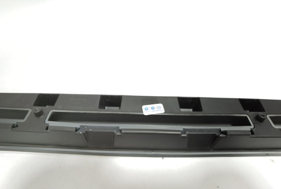 BMW 5AO1544 F56 LCI Frontgitter Grill schwarz leichte Kratzer si in Aufseß