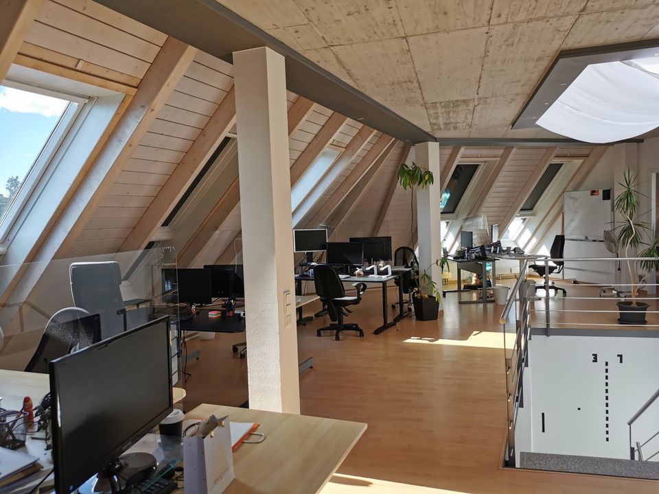 Repräsentative Bürofläche im Dachgeschoss in zentraler Lage in Stgt.-Plieningen in Stuttgart