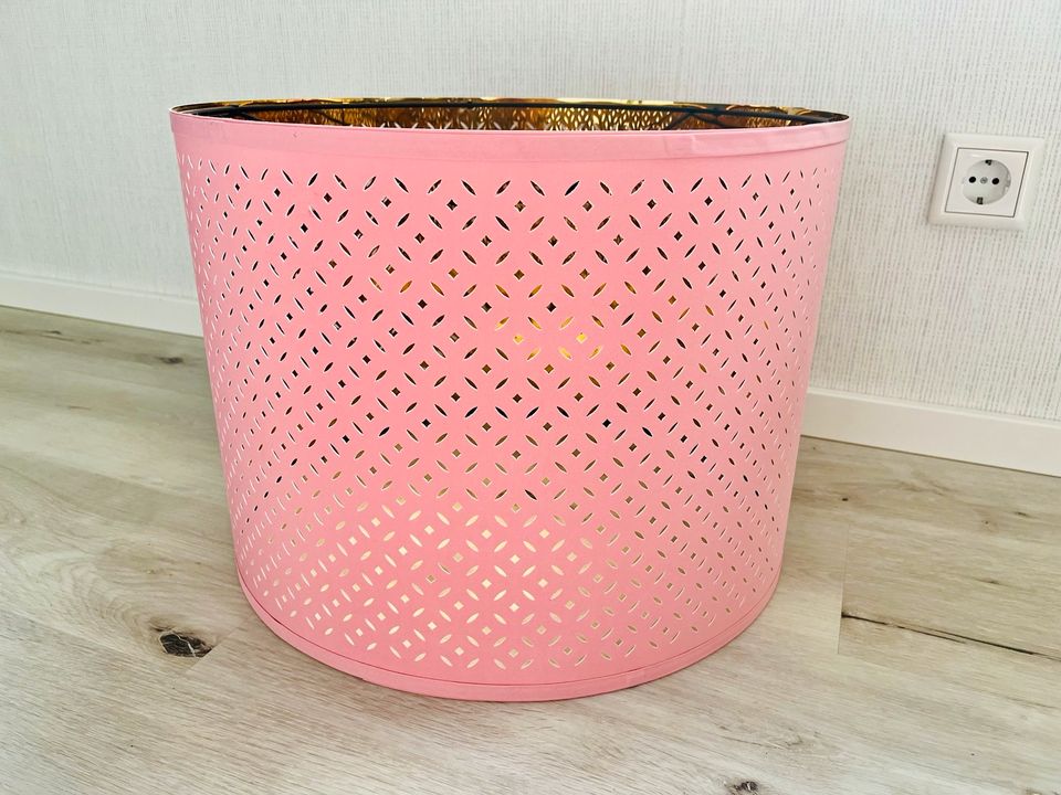 Ikea Nymö Lampenschirm 44cm, rosa/gold in Schieder-Schwalenberg