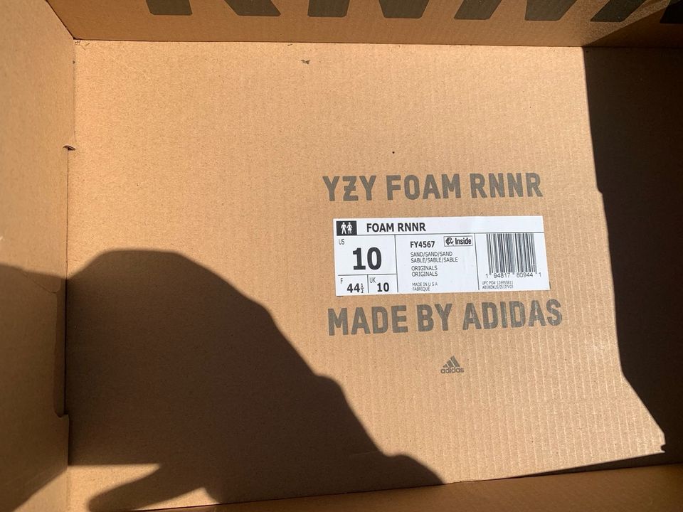 Yeezy Foam Rnnr, Sand EU/44 US/10 in Oranienburg