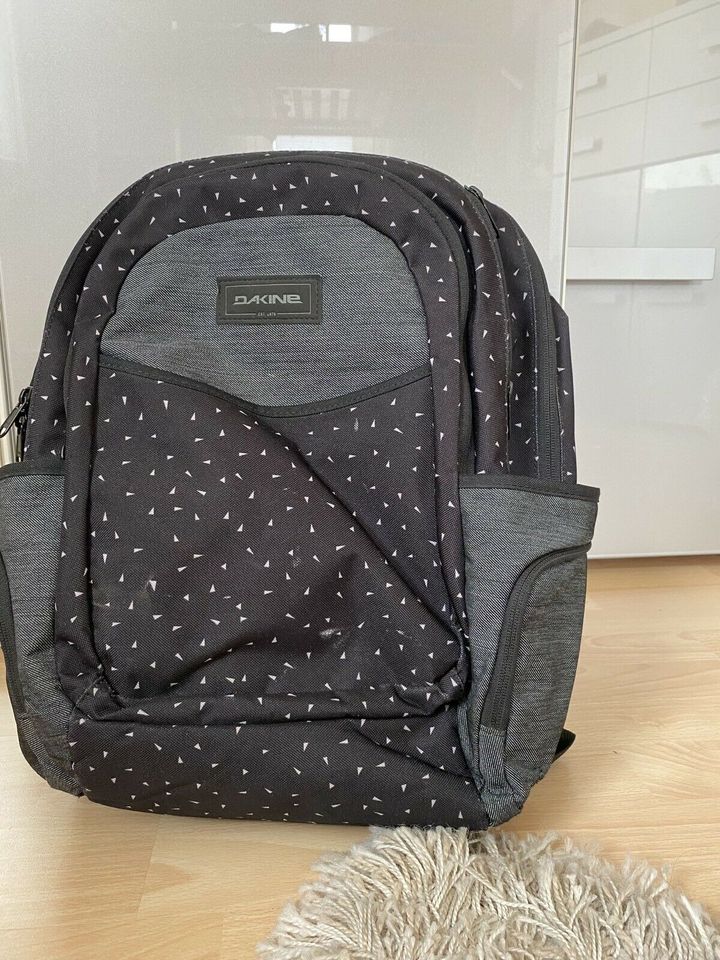 Schulrucksack von Dakine in Dessau-Roßlau