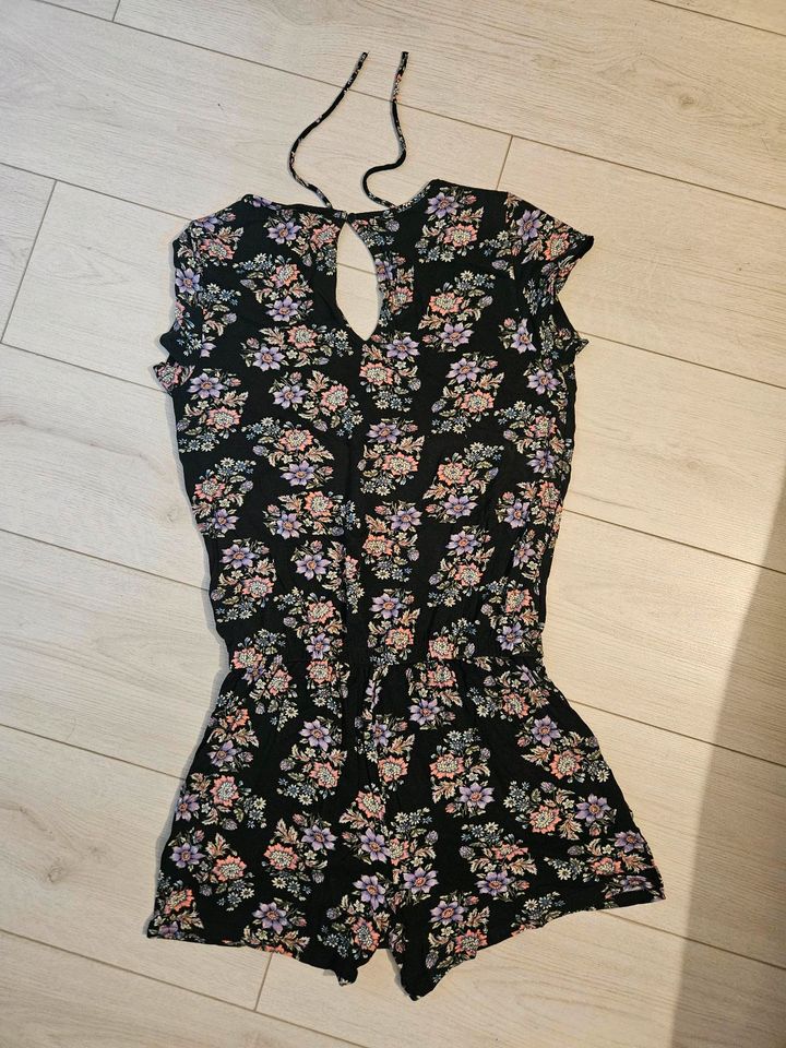 Buffalo, Jumpsuit, Playsuit, Blumen, bunt, Gr. 38 in Hamm