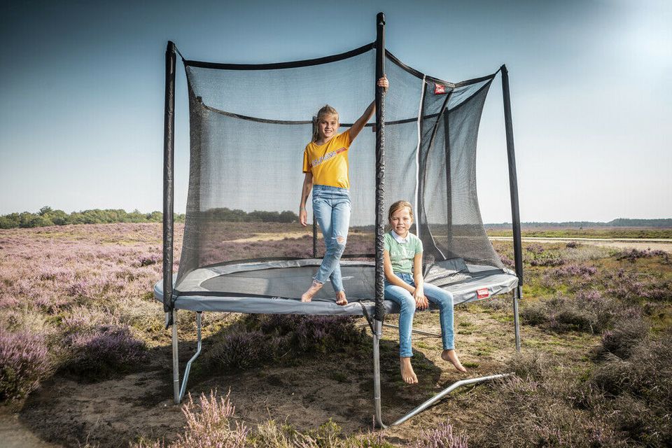 Trampolin Rund oder oval Größen 200-520 cm Grau BERG TOYS Favorit in Kupferzell