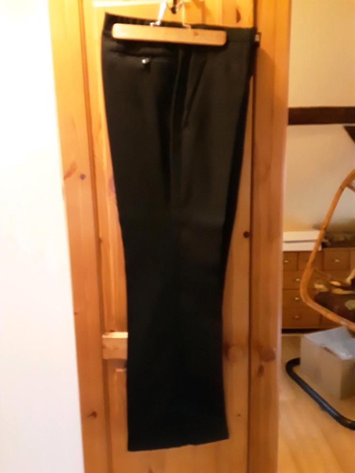Smoking elegant schwarz Gr L 100% Schurwolle Satin Kummerbund in Quierschied