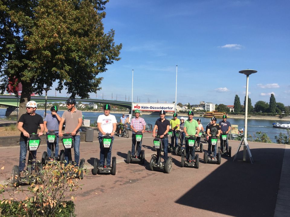 Classic Colonia Tour: Segway-Erlebnis durch das Herz von Köln! in Köln