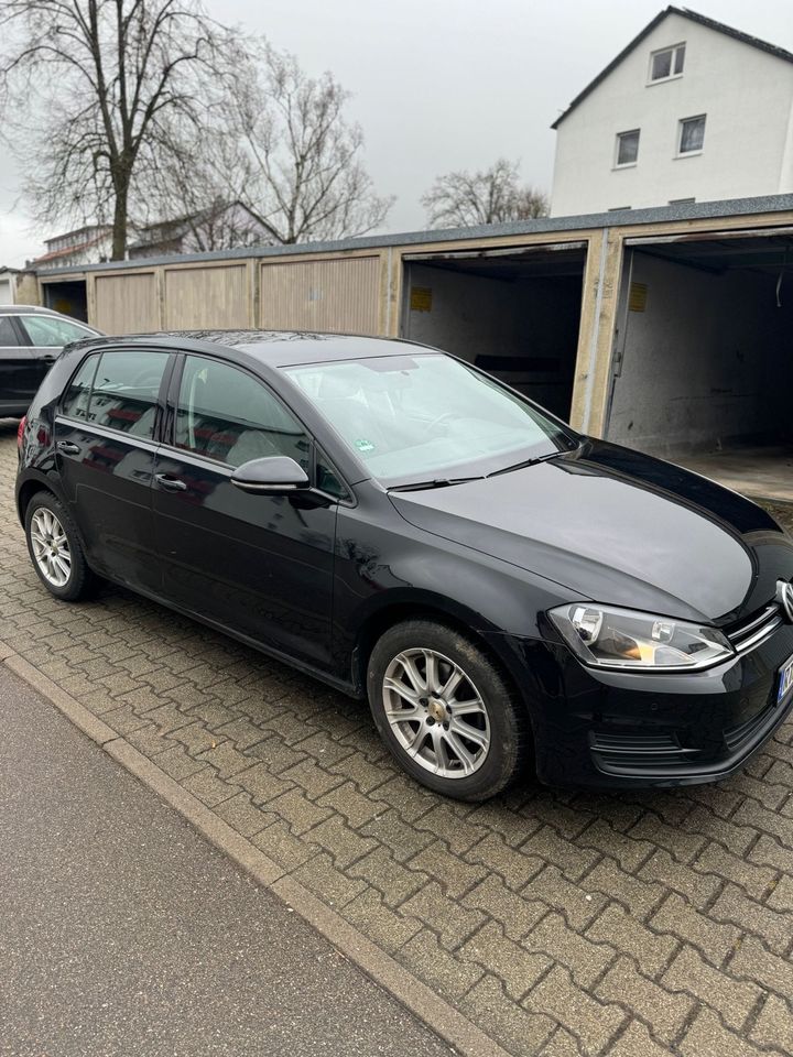 Volkswagen Golf VII 1.6 TDI Lounge BMT VII Lim. Euro 6 in Oberhausen