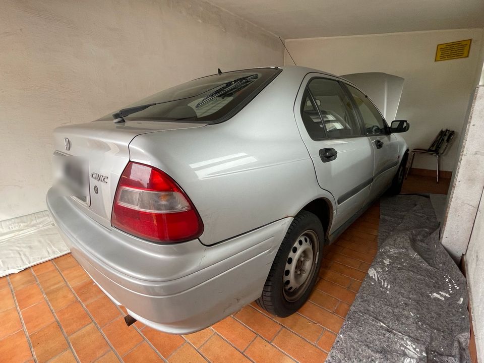 Honda Civic 5 DR 1,4 l MB2 in Petersberg