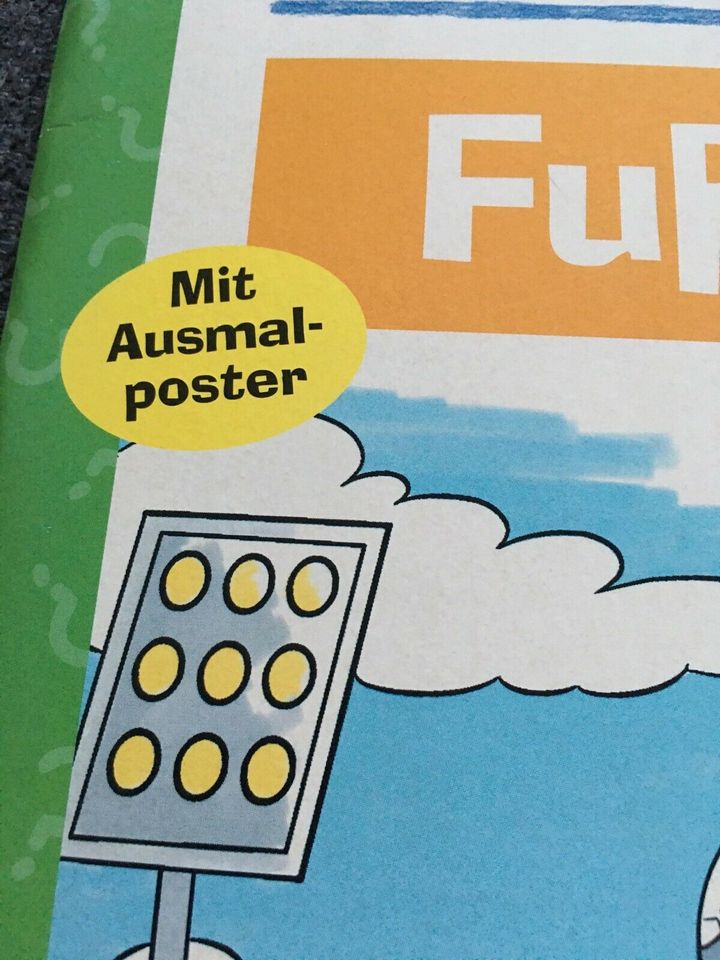 Malbuch Fußball von Ravensburger mit Ausmalposter und Stickern in Linnich