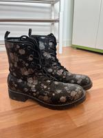 Dockers Stiefel Gr. 41, schwarz mit silbernen Blumenmuster Sachsen-Anhalt - Halle Vorschau