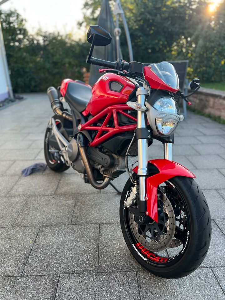 Ducati Monster 696 in Rasdorf