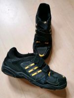 Adidas Schuhe, Turnschuhe, Sportschuhe Leder Gr. 40 7 1/2 Hessen - Fronhausen Vorschau