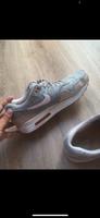 Nike Liberty London Blumen Sneaker Gr. 39 Hessen - Liederbach Vorschau
