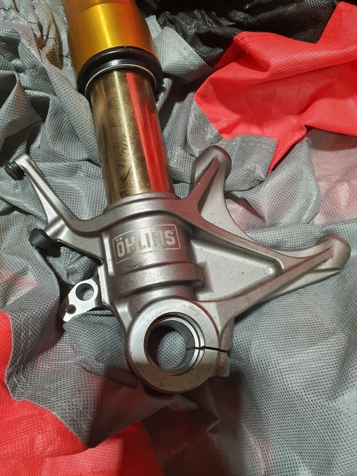 Ducati V4 S Panigale Öhlins Gabel Fork beschädigt in Dahlem