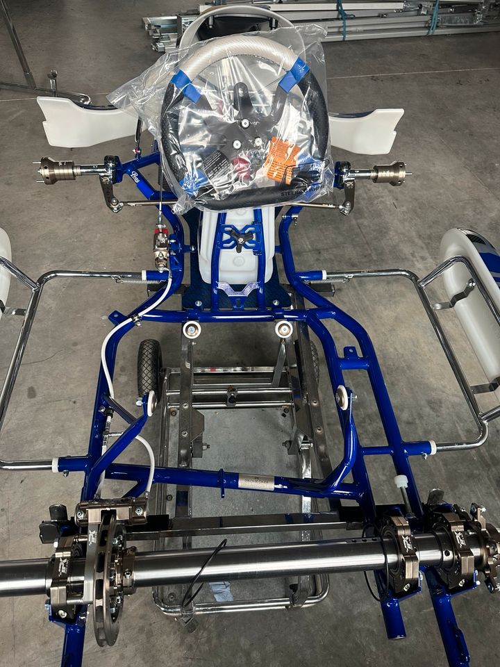 Praga Dragon Evo 3 Chassis Modell 23 Kart Rennkart in Edenkoben