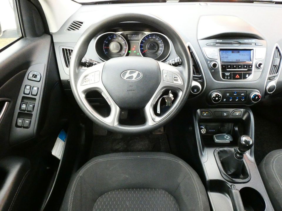 Hyundai ix35 1.6  2WD-Klima-Tempom.-BT-SHZG-PDC-GZR-imKA in Ahaus