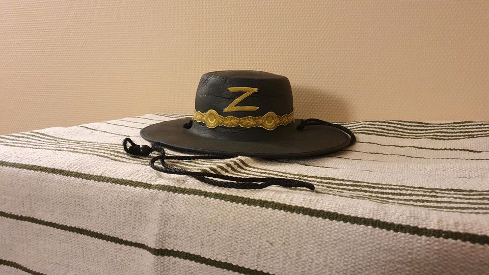 Zorro Hut für kleine Köpfe in Berlin