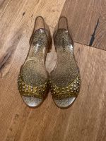 Jimmy Choo Badesandalen Gr. 35 Gold Glitzer Nieten Düsseldorf - Bilk Vorschau