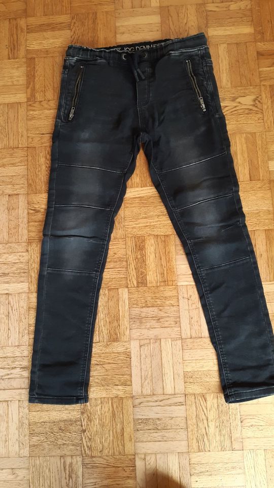 schwarze Jeans von C&A Gr. 146 in Oberkotzau