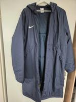 Neuwertige Nike Sportjacke in Dunkelblau, Größe L Nordrhein-Westfalen - Kreuztal Vorschau