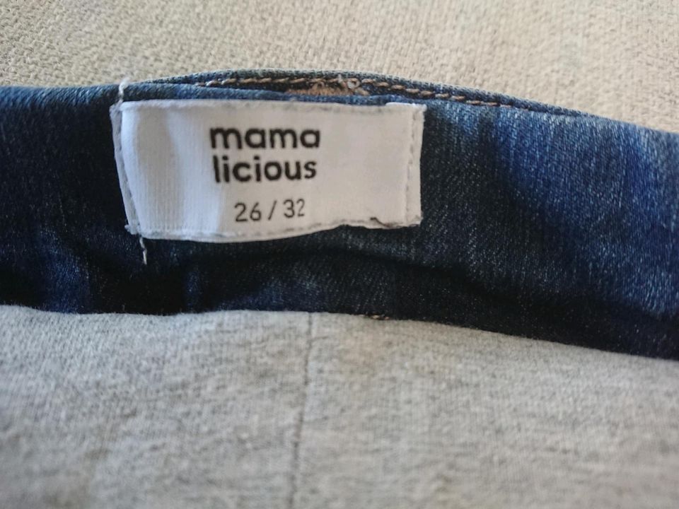 Umstandshose / Jeans von mama licious in Größe 26/ 32 in Gießen