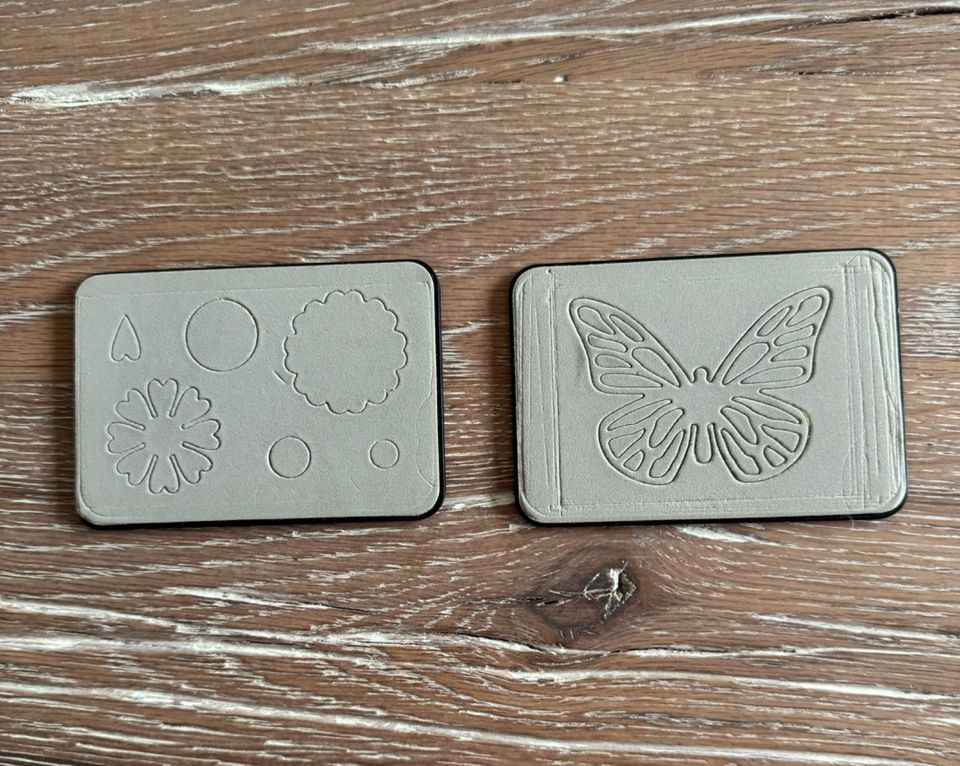 Zwei kleinere Stanzformen Schmetterling in Langenhagen