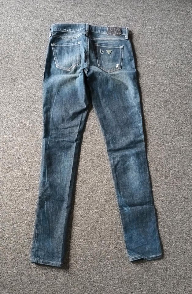 GUESS Jeans W26 in Saarbrücken