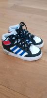 Adidas sneaker für Kinder, Gr.25, Turnschuhe Frankfurt am Main - Kalbach Vorschau