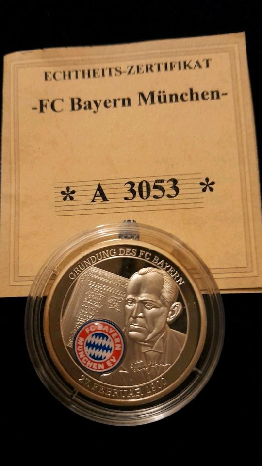 Münzen des FC Bayern, incl. 2 Goldmünzen in Saarbrücken