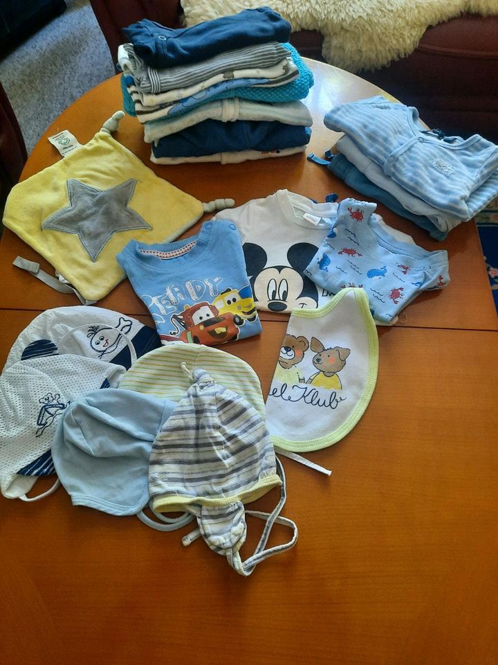 Restepaket an Babysachen bei Oma in Potsdam