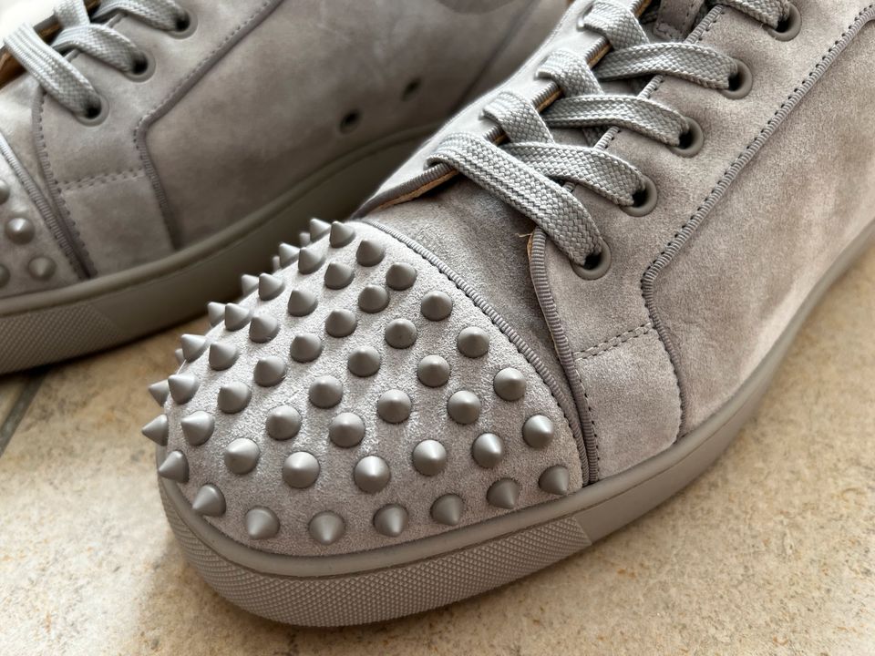 Christian Louboutin Sneaker - Louis Junior Spikes - grau in Warendorf