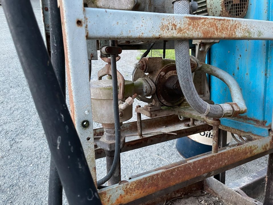 Alte Tanksäule, Vierkolbenmeßwerk, DDR Zapfsäule, Diesel, Vaka in Löbau