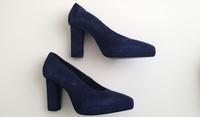 & Other Stories Schuhe / Pumps, marineblau Hessen - Wiesbaden Vorschau
