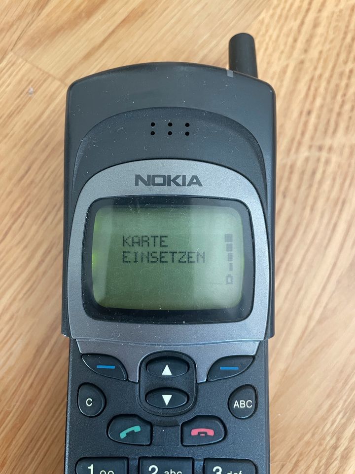 Nokia 8110i - Kulthandy Banane funktionsfähig in München