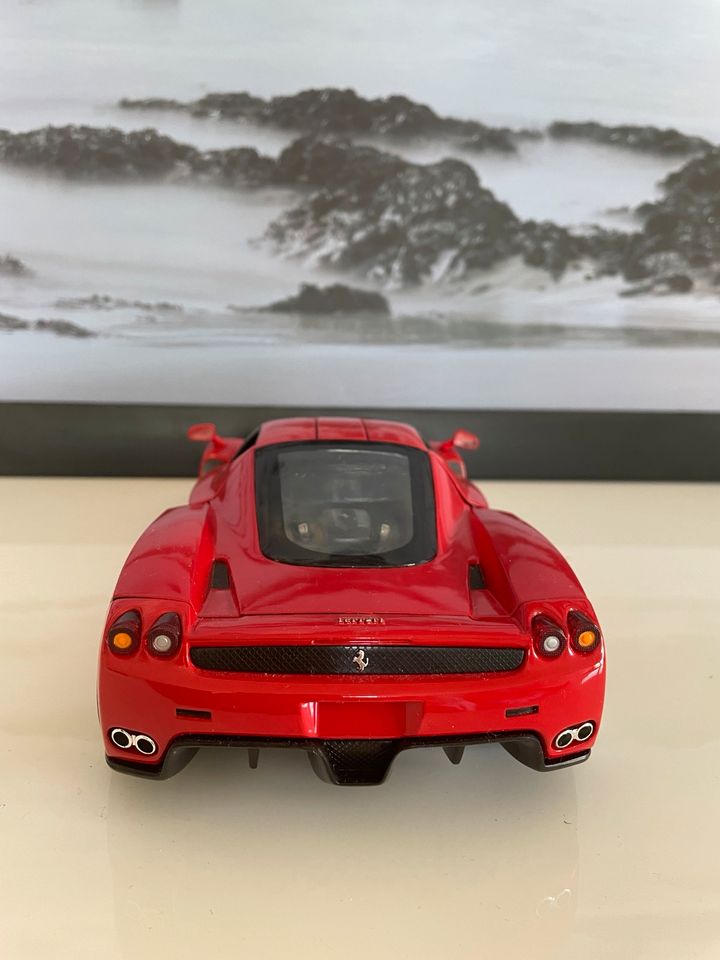 Enzo Ferrari Hot Wheels 1:18 in Sangerhausen