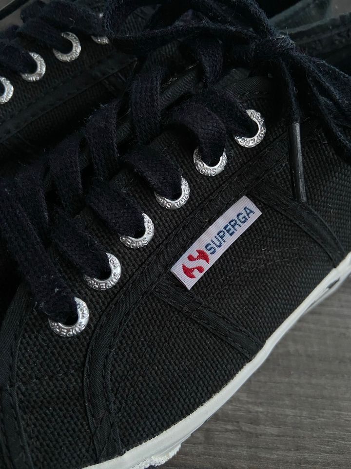 Superga Plateau Sneaker Canvas Gr. 40 schwarz weiß Stoff in Hamm