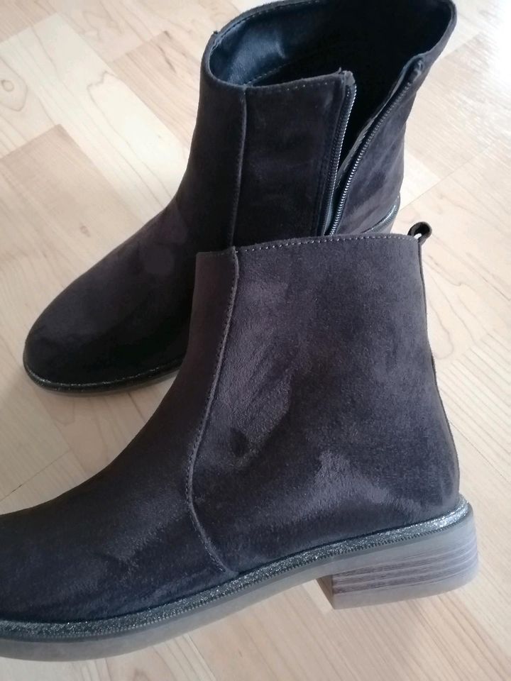 Schuhe/ Chelsea Boots/ Wildlederimitiat Gr. 38 in Wolgast