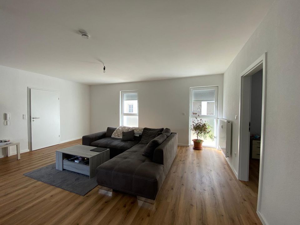 Helle 3-Zimmer-Wohnung mit sehr großen Wohnzimmer in Röllbach