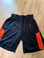 Nike Shorts Größe M wie neu Baden-Württemberg - Göppingen Vorschau