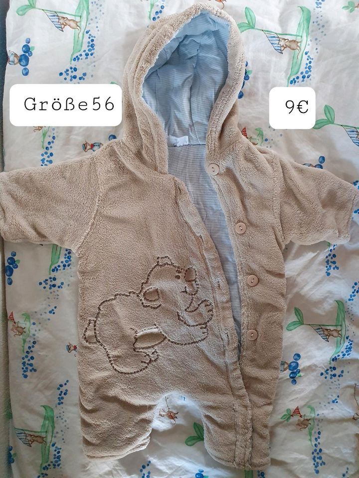 Kleidungspaket Neugeborenenerstausstattung 50/56 in Heilbronn