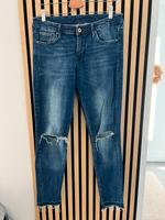 H&M Jeans Skinny Gr. 30 Blau Riss am Knie Bremen - Vegesack Vorschau