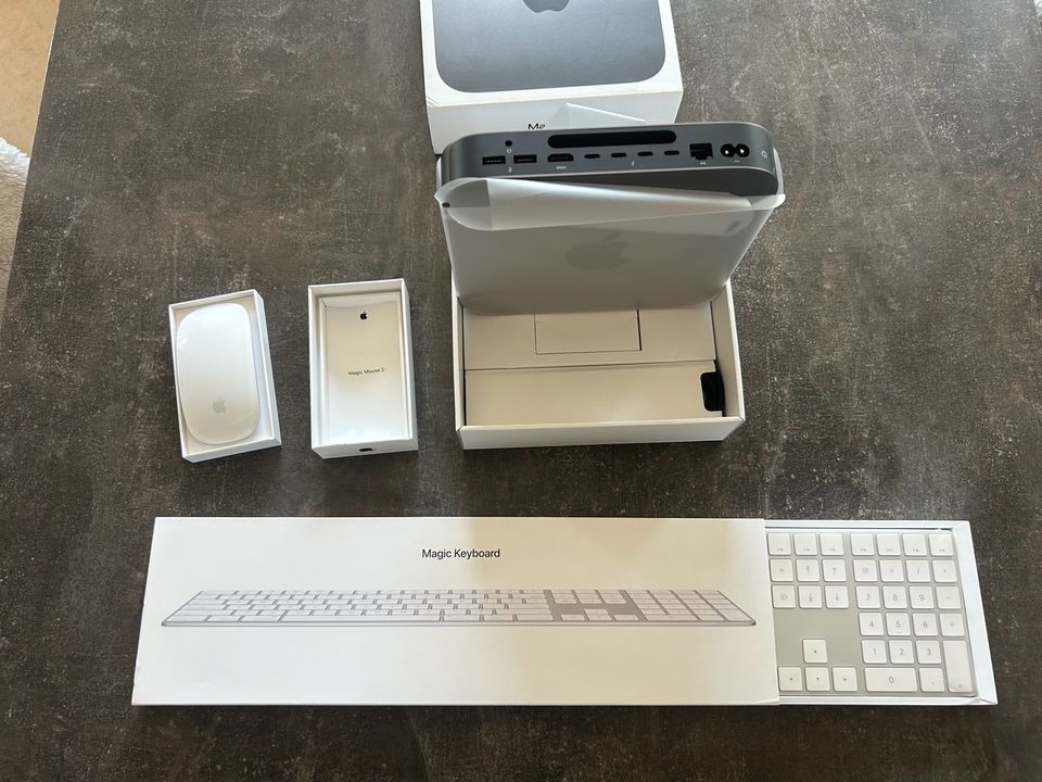 Apple Mac Mini 32 GB, Apple Magic Keyboard, Apple Magic Mouse 2 in München