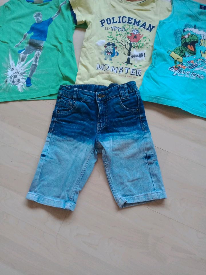 Jungen T-Shirt und Hose in Dürrhennersdorf