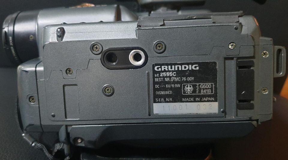 Kamera Grundig LC 255 SC Videokamera in Neuhofen