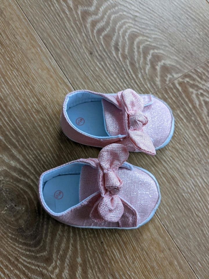 NEU Schuhe Sneaker rosa Glitzer Gr. 17/18 Prinzessin in Bischweier