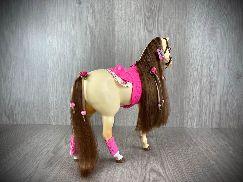 Mattel Barbie Pferd Horse Posh Pets Falbe beige Zubehör in Igelsbach