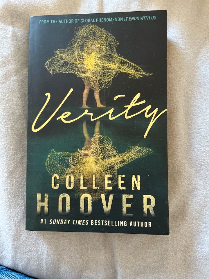 Colleen Hoover-Verity in Achim