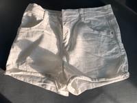 Zara premium Shorts weiß denim kurze Jeans Jeanshose 36 Nordrhein-Westfalen - Netphen Vorschau